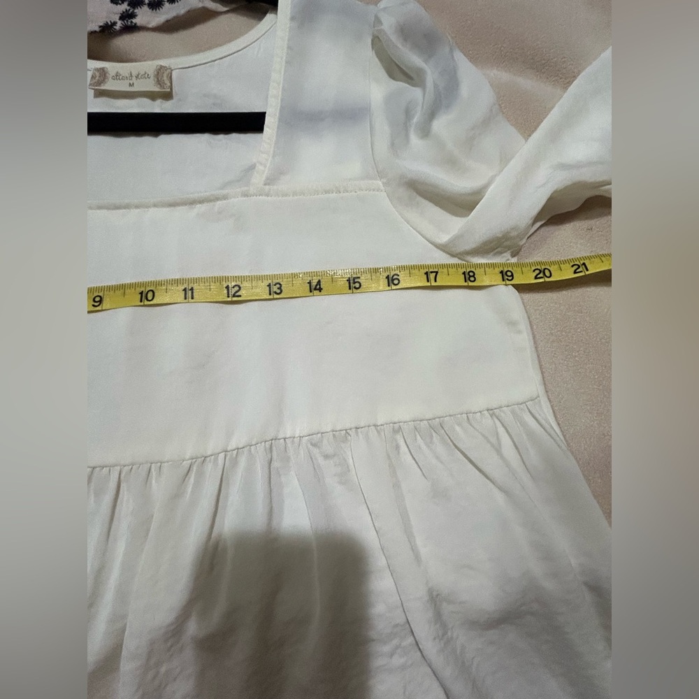 Altar’d State Elegant creamy White Women's Top 3/4 sleeves size medium - Picture 3 of 7